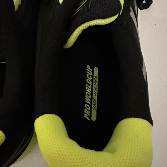 Brand new black and lime green running shoes size 250/8.5US shoes - Picture 4 of 6